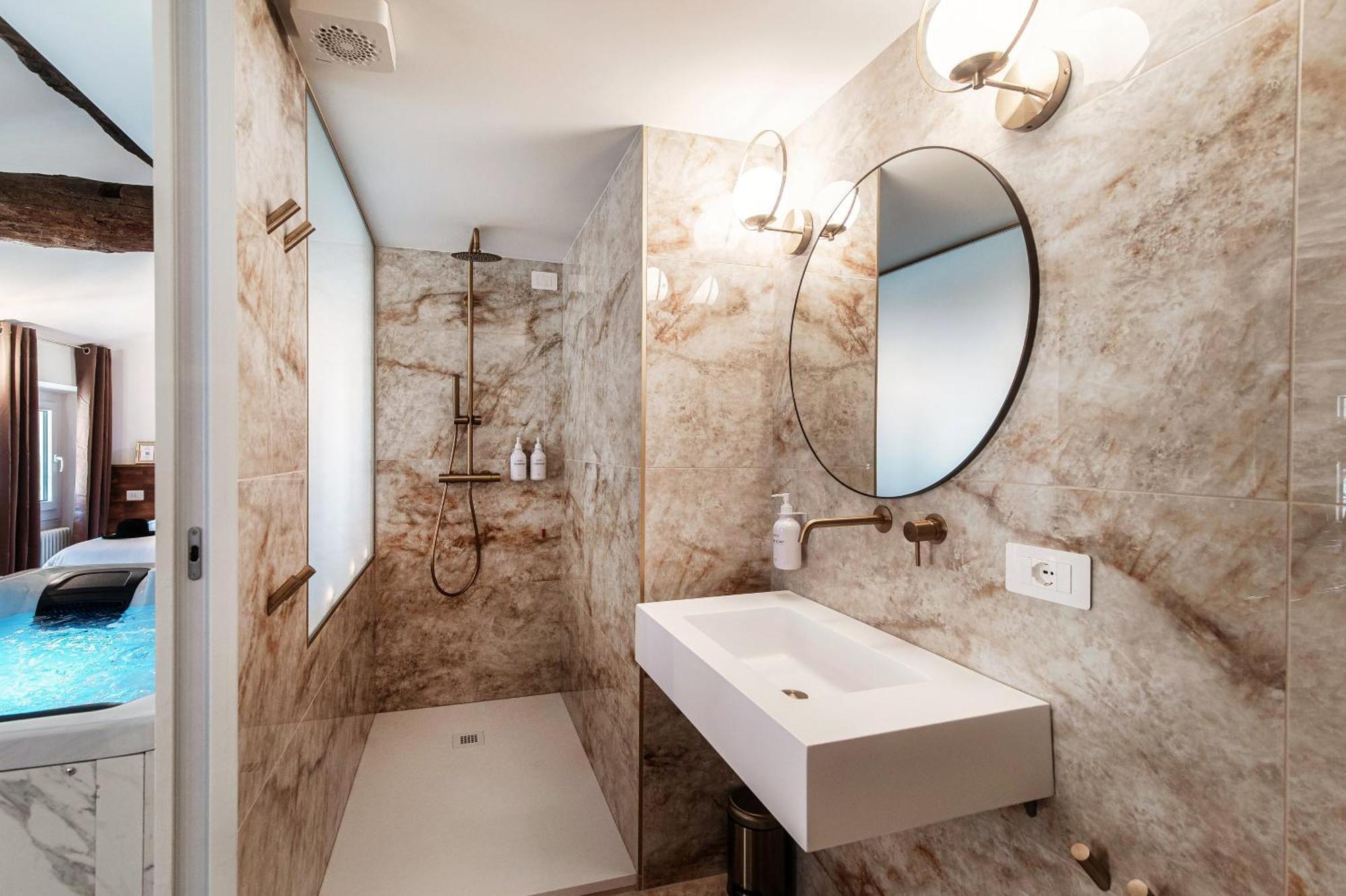 Sahara & Amazzonia Luxury Rooms- The House Of Travelers Como Exterior photo